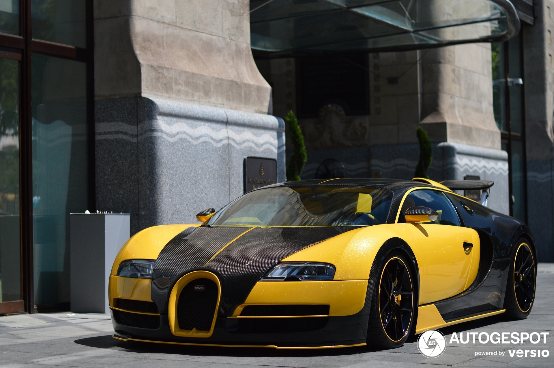 Bugatti Veyron Oakley Design
