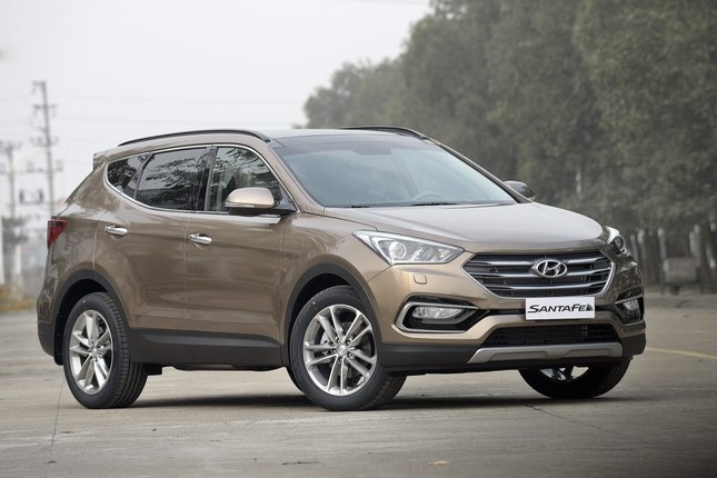Hyundai Santa Fe lại bị triệu hồi hàng loạt trong tháng 9 vì hệ thống phanh