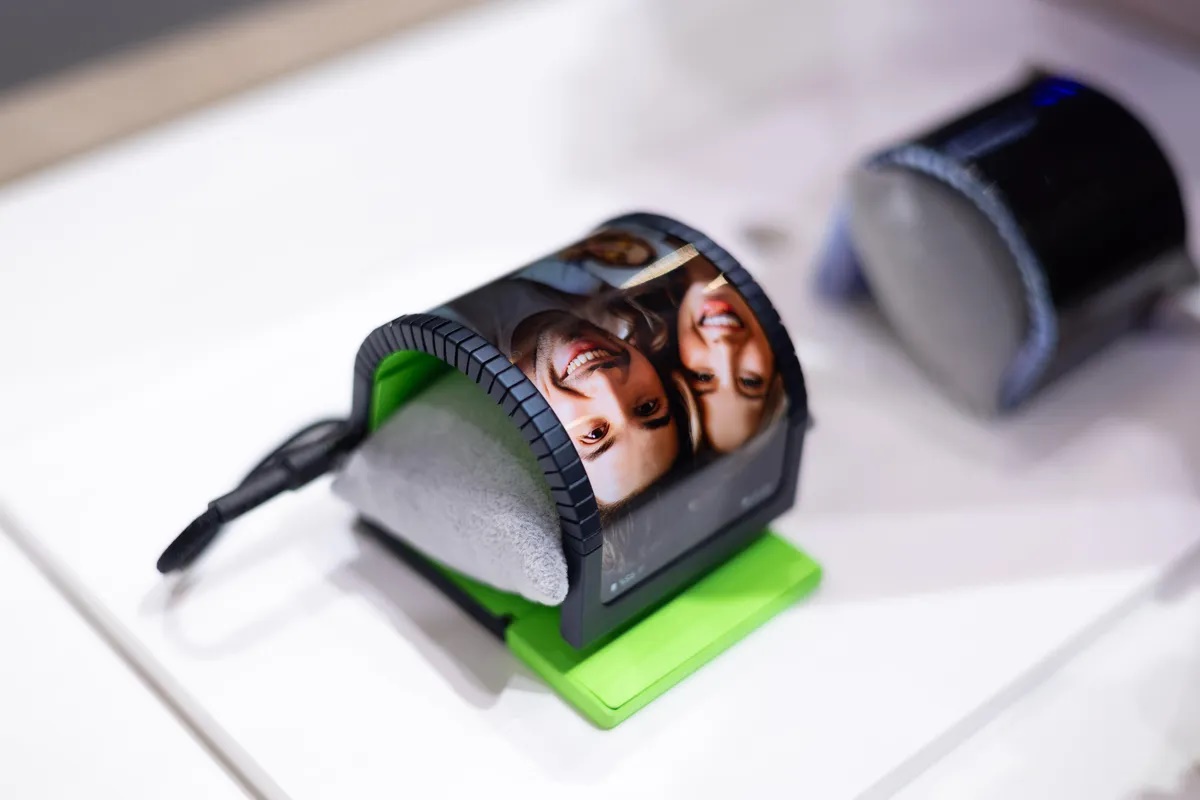Samsung Cling Band, Smartphone màn hình dẻo, Smartwatch, MWC 2024