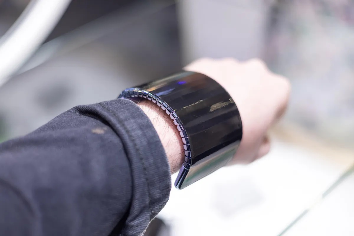 Samsung Cling Band, Smartphone màn hình dẻo, Smartwatch, MWC 2024