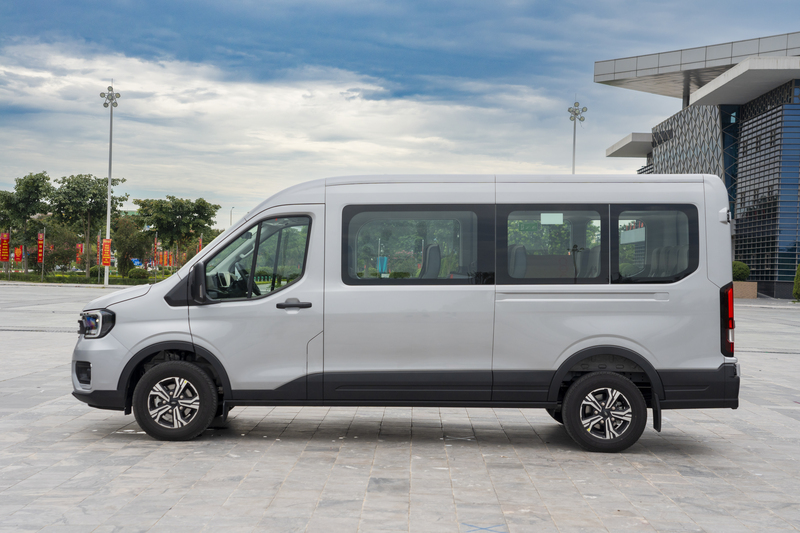 hình ảnh về mẫu xe Ford Transit Hoàn Toàn Mới