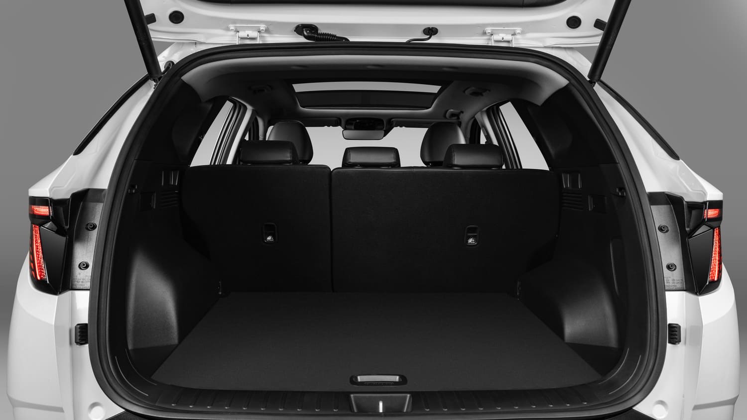 Đánh giá Hyundai Tucson 2024, cốp điện tự động