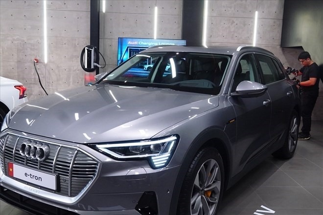 Audi Việt Nam tiến hành kiểm tra pin cao áp trên các xe Audi e-tron GT và RS e-tron GT