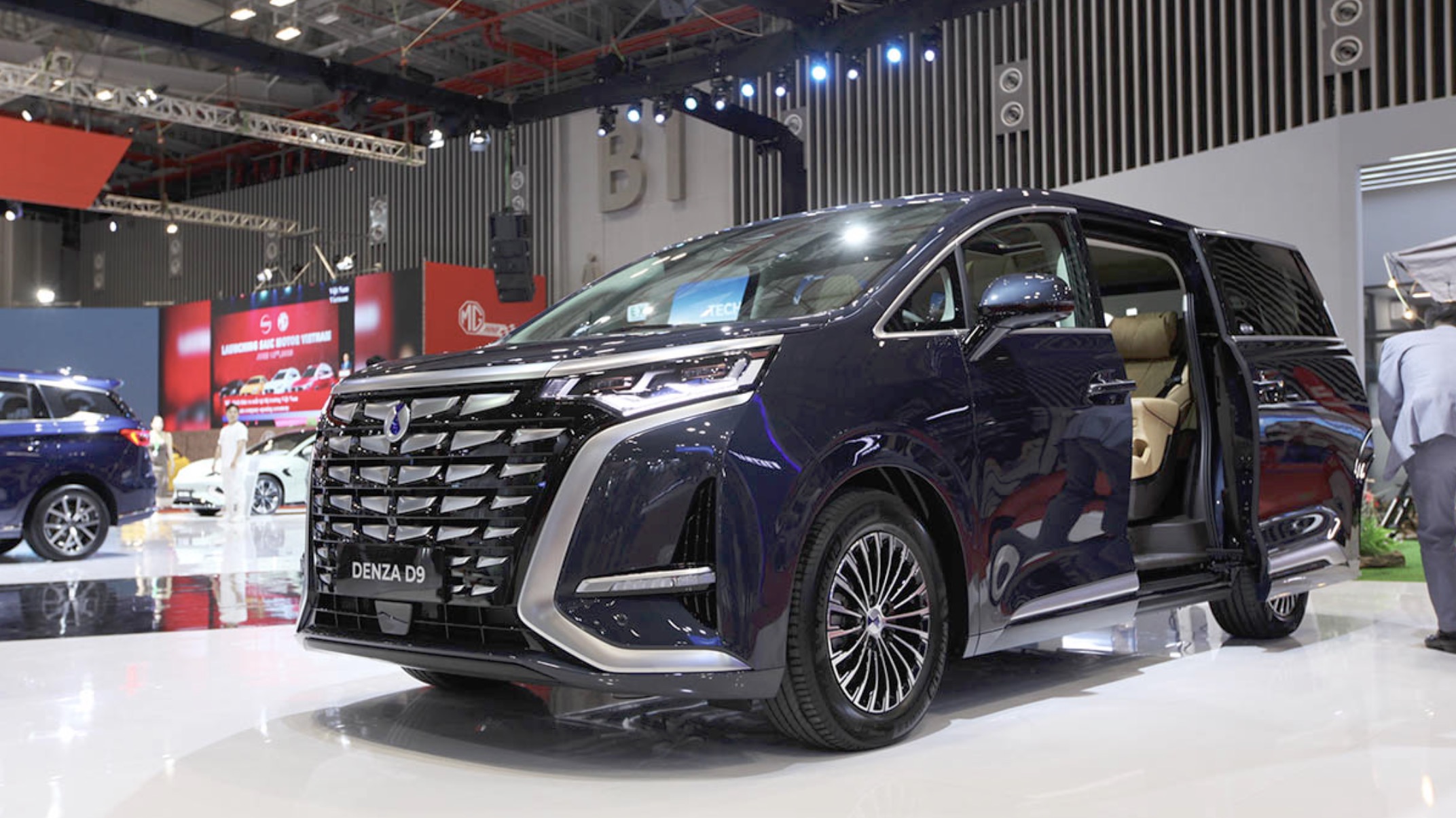 Khám Phá BYD Denza D9 tại Vietnam Motor Show 2024