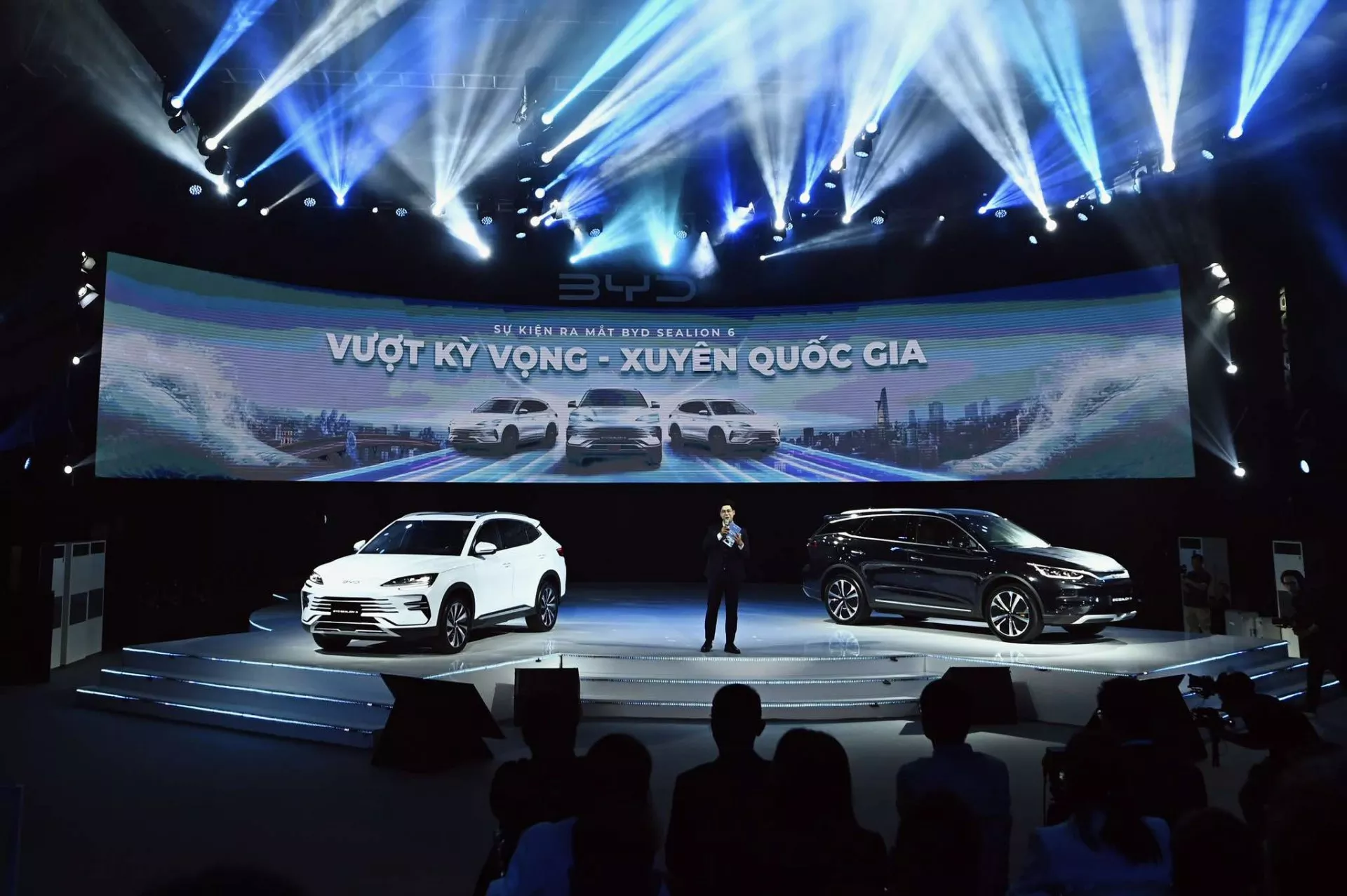 BYD thu 15 triệu cho app kết nối dịch vụ trên xe, thổi bùng làn sóng phẫn nộ