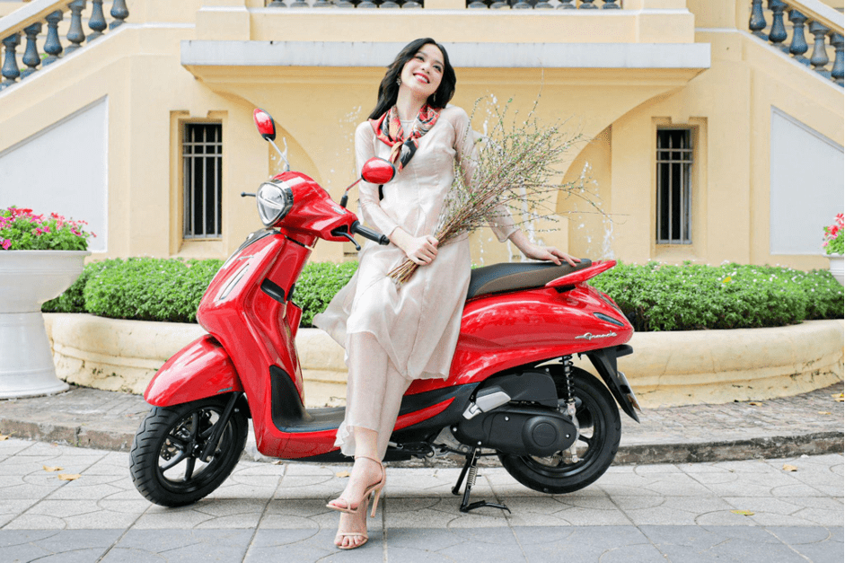 Nhờ hệ thống hybrid, nữ giới dễ dàng lên dốc tại các hầm chung cư, cầu vượt