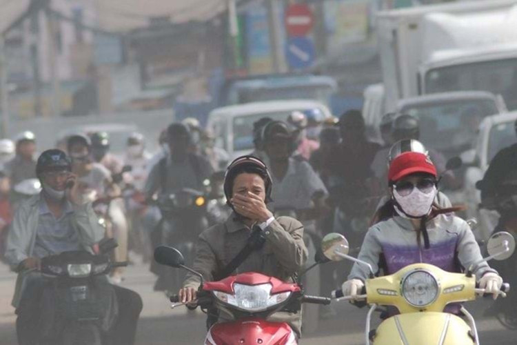 Nhiều nghiên cứu đã chỉ ra rằng, xe máy không phải là tác nhân chính tạo ra bụi mịn PM2.5, loại bụi nguy hiểm nhất với sức khỏe con người
