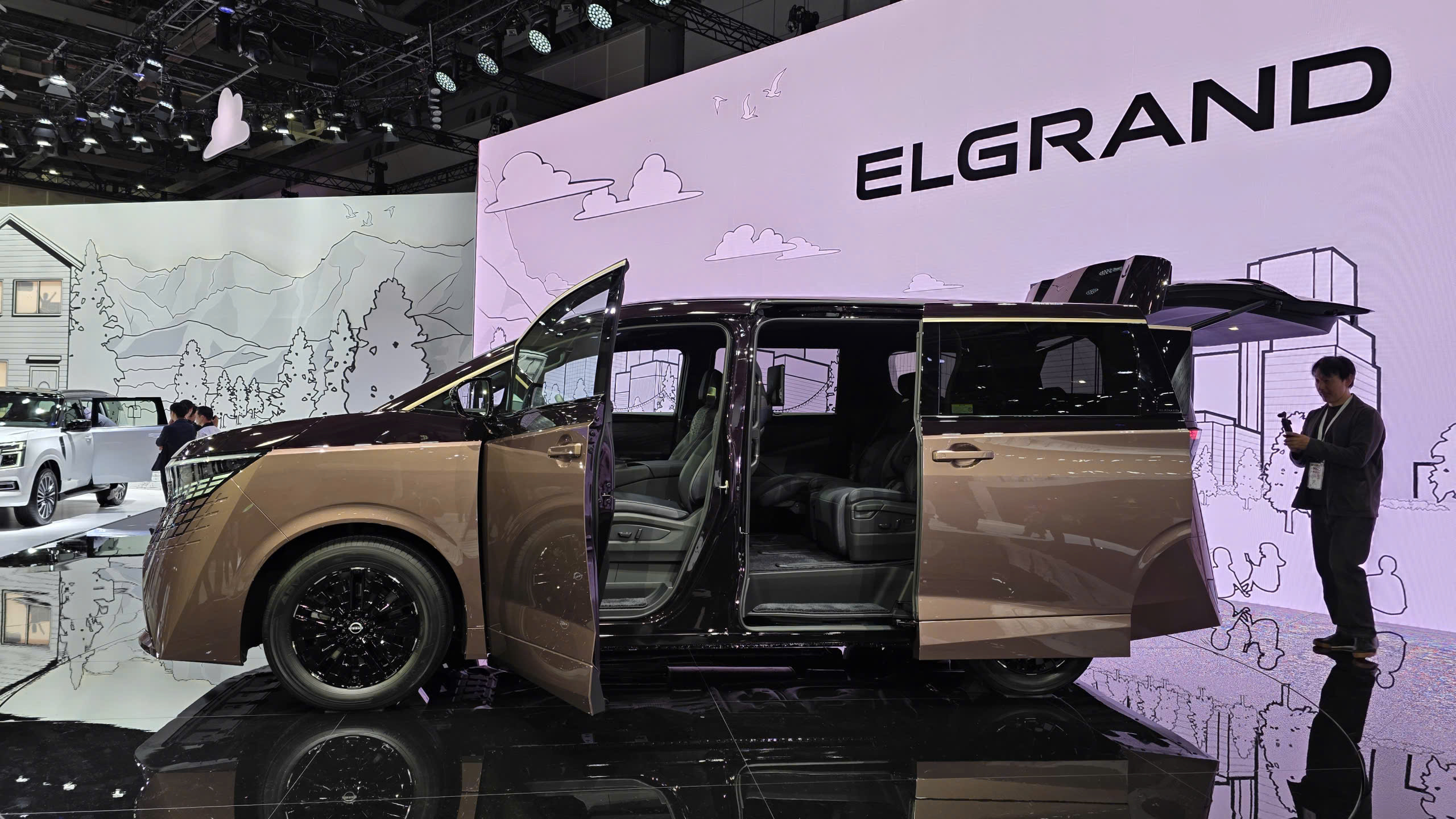 Nissan nâng cấp hệ thống hybrid độc quyền “e-POWER” với Elgrand tại Japan Mobility Show