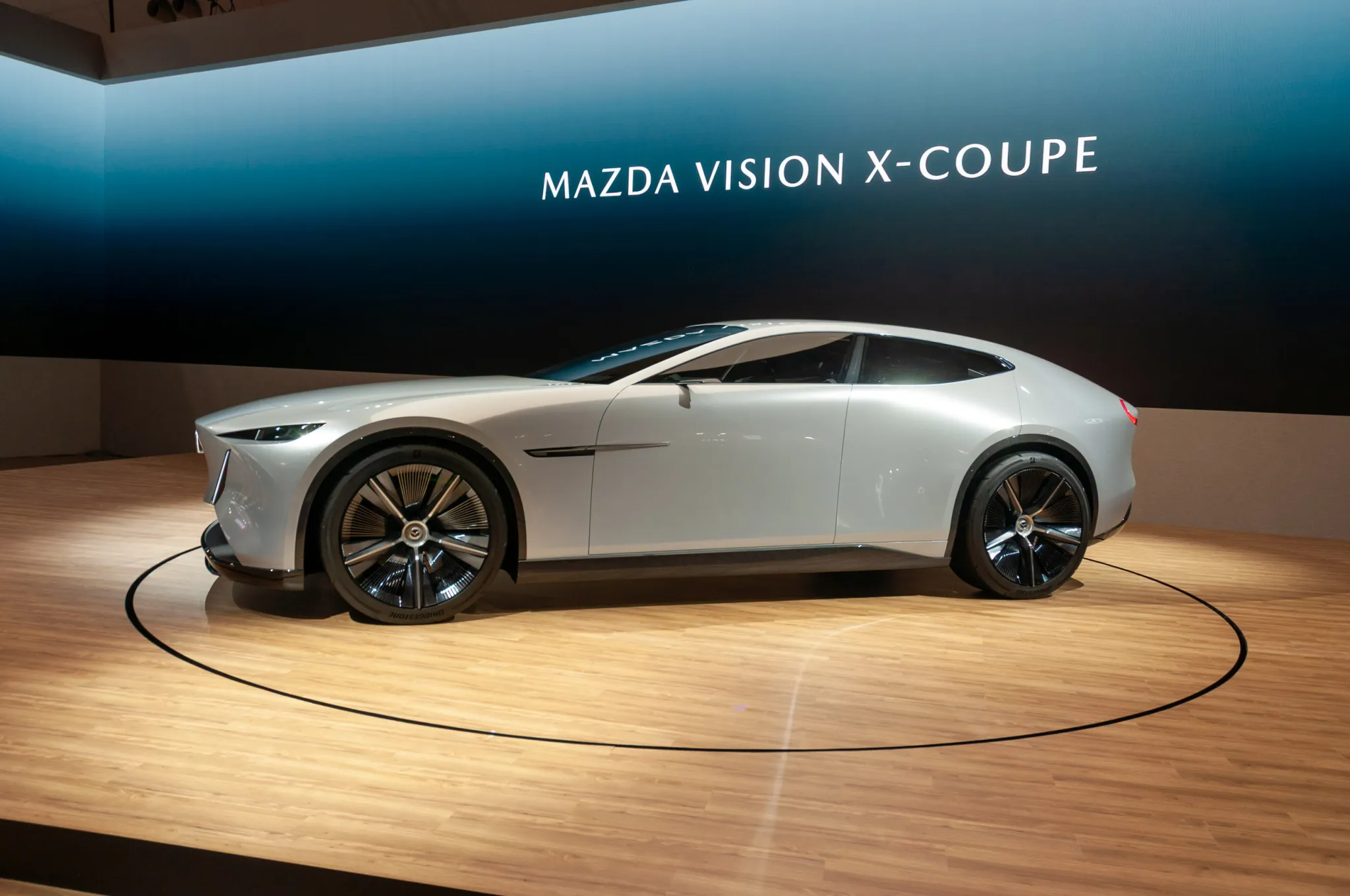 Mazda Vision X-Coupe trình diễn bản concept tại triển lãm Japan Mobility Show 2025
