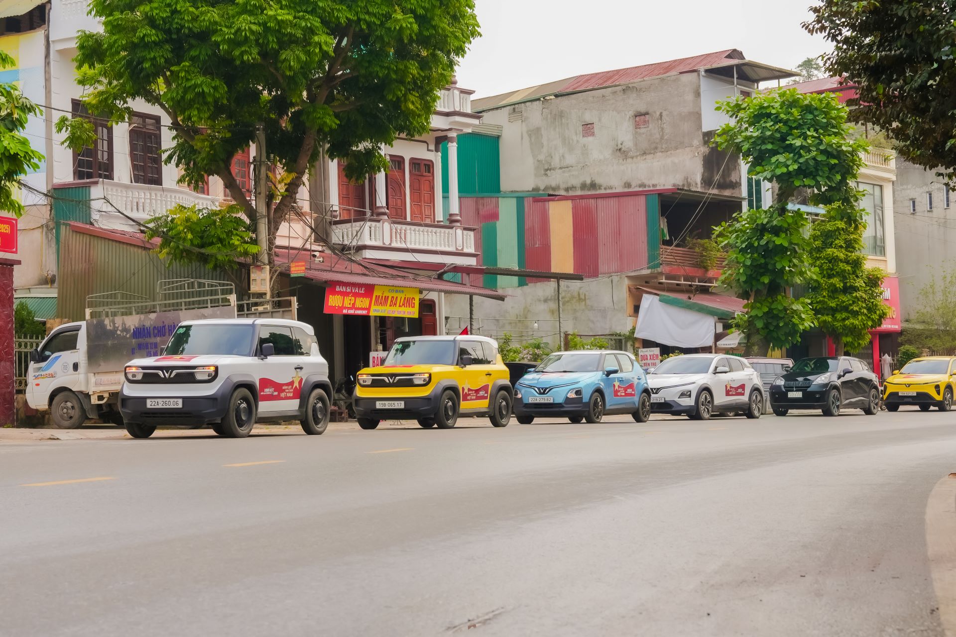 VinFast VF 3 - Gầm cao, dễ lái, tiết kiệm, ưu đãi lớn