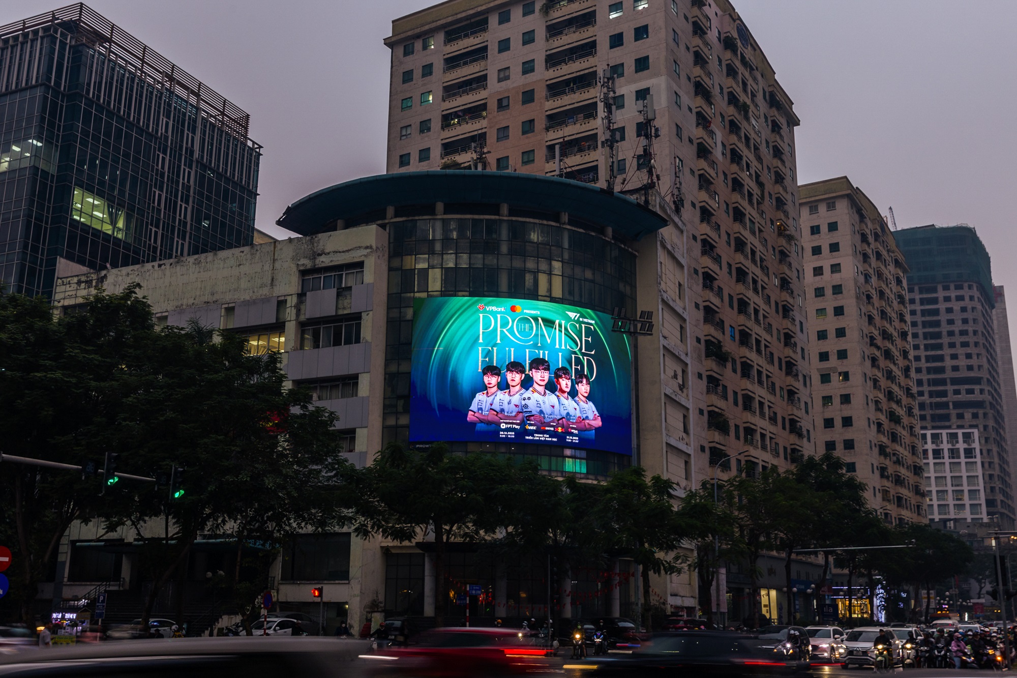 VPBank biến giấc mơ của fan thành hiện thực: Gặp gỡ GOAT Faker và huyền thoại T1 ngay tại Việt Nam