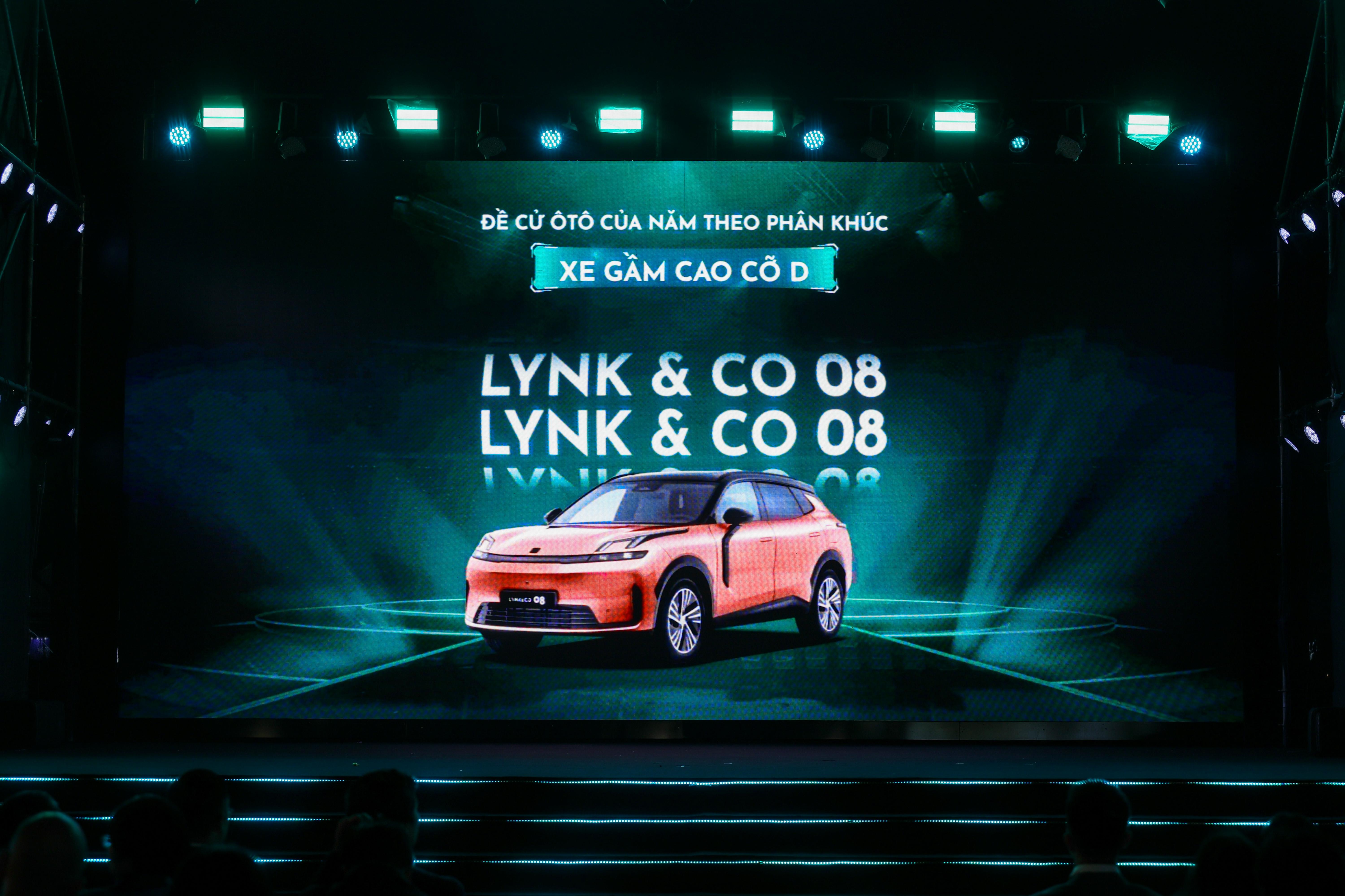 “Xe gầm cao cỡ D” tại Car Awards 2025 gọi tên Lynk & Co 08 EM-P 