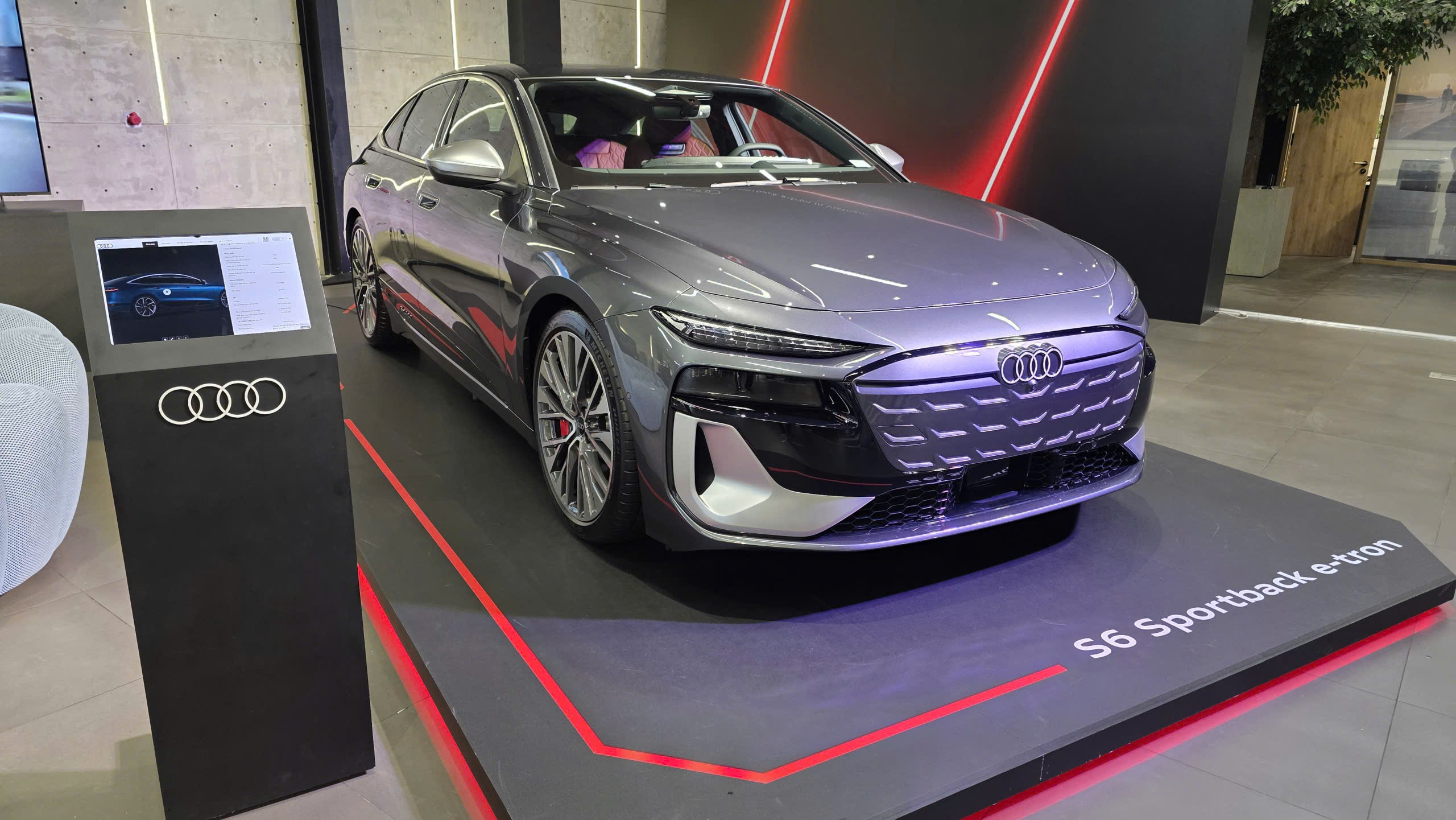 Audi S6 Sportback E-Tron – mẫu Xe S thuần điện hiệu suất cao đầu tiên tại Việt Nam của Audi