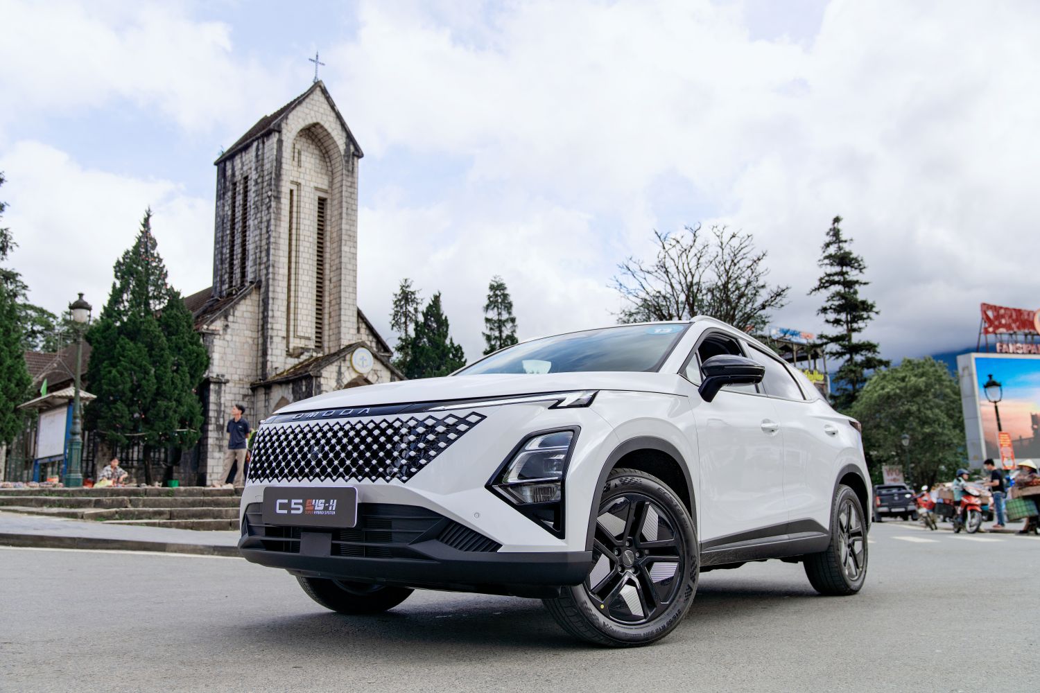Omoda C5 SHS-H: Khi Giá Trị Của Một Chiếc Hybrid Không Chỉ Được Đo Bằng Mức Tiêu Hao Nhiên Liệu