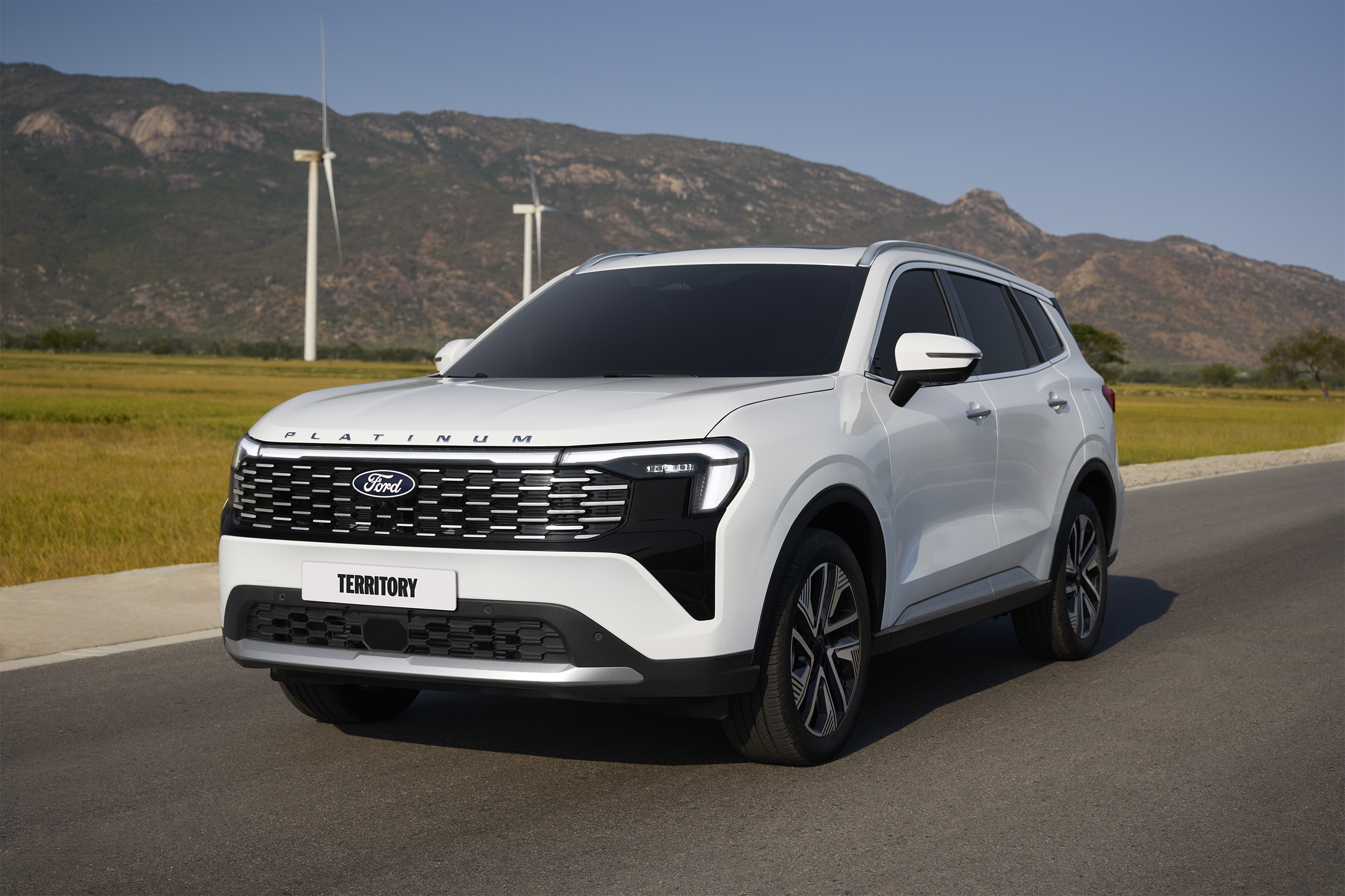Ford Việt Nam ra mắt Territory Platinum: 