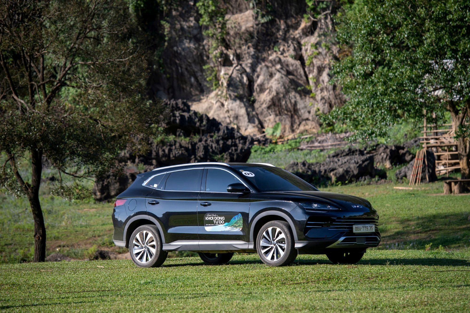 Đi Phố Bằng Điện, Đi Xa Không Lo Sạc: DM-i Super Hybrid Giải Bài Toán Thế Nào?